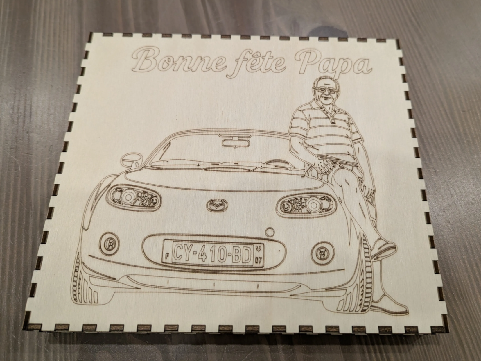 CADEAU Fête des Pères ; boite contenant un puzzle de 130 pièces