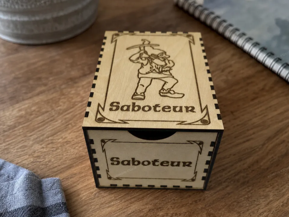 Boîte de rangement en bois pour jeu de cartes Saboteur