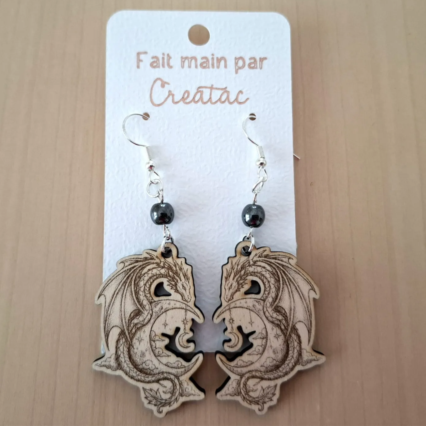 [Laser cut and engrave] Boucles d'oreilles pendantes en bois motif dragon et lune