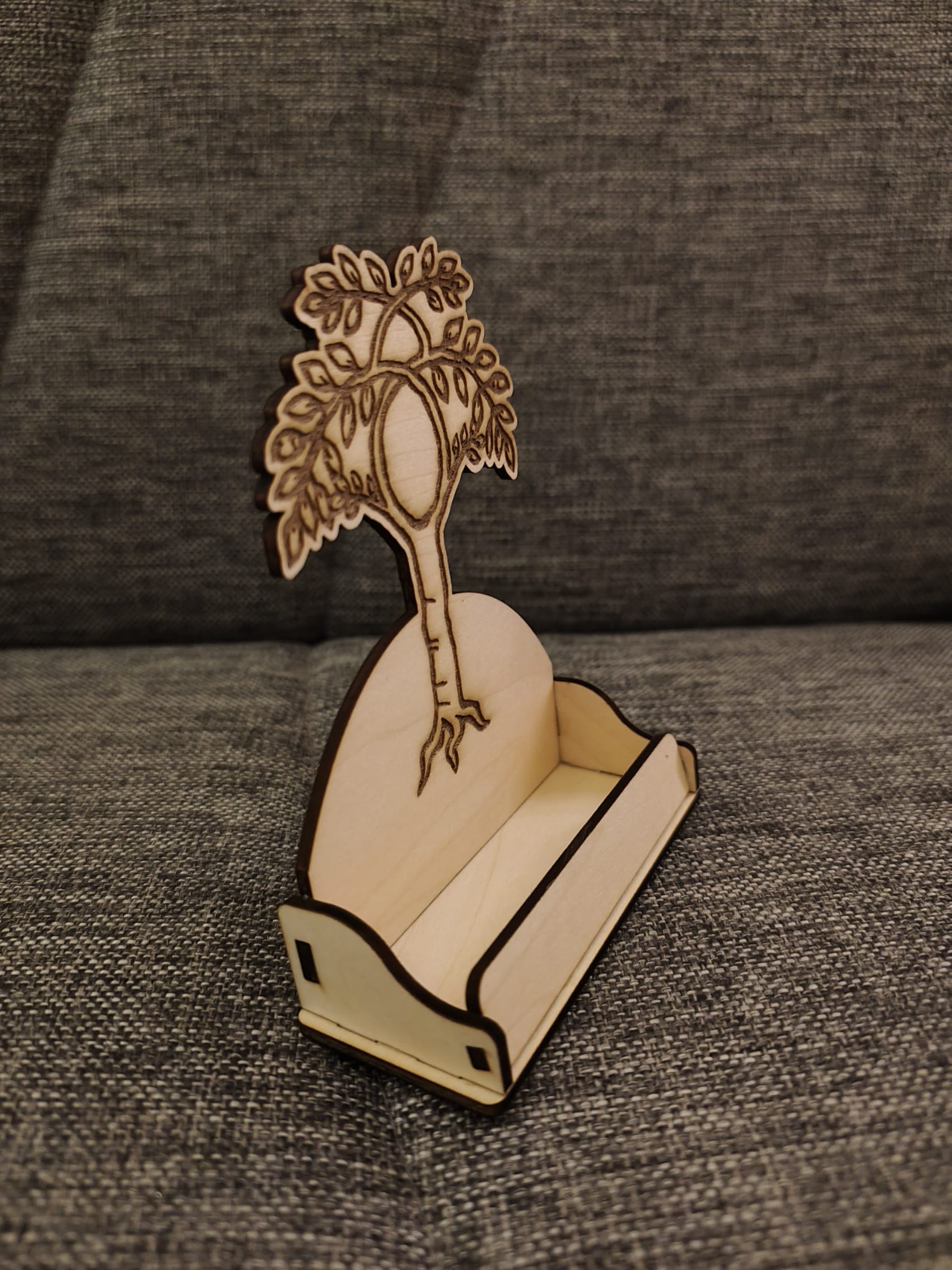 [Laser cut and engrave] Tree Motif Wooden Business Card Holder
