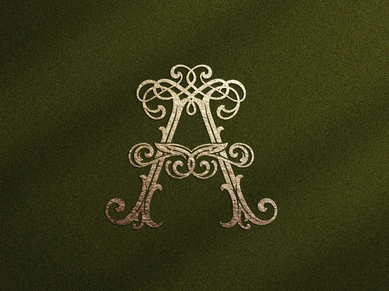 [Laser cut and engrave] Lettre A ornementale dorée sur fond texturé vert