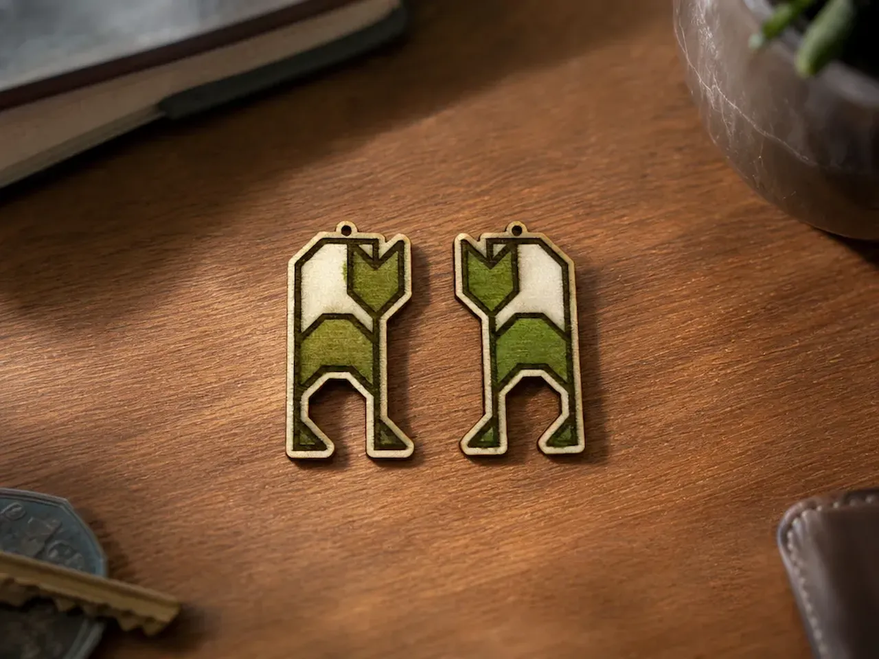[Laser cut and engrave] Geometrische Ohrringe mit abstraktem Blumenmotiv in Grün und Weiß