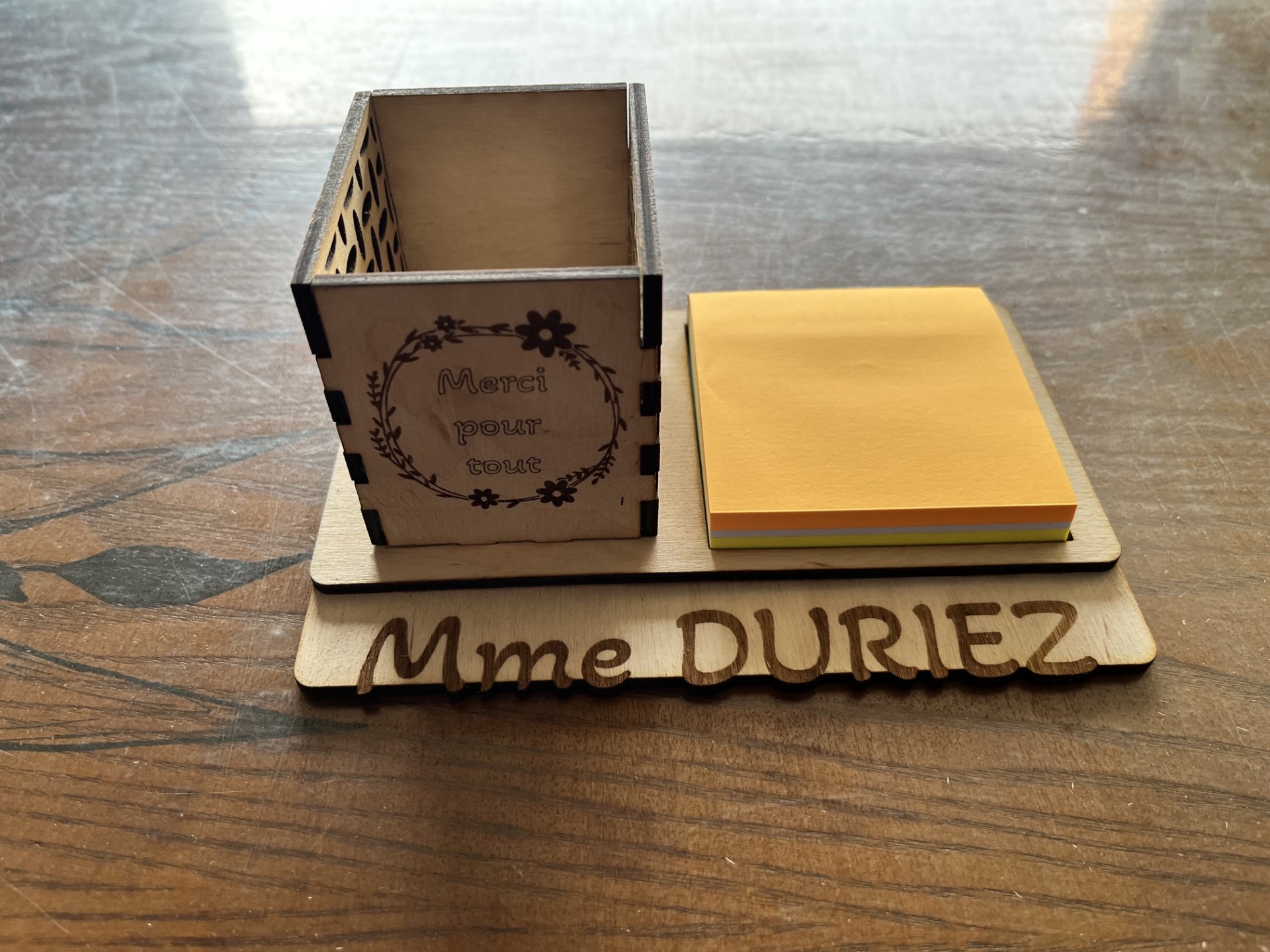 [Laser cut and engrave] Pot à crayons et bloc-notes personnalisé avec inscription Merci pour tout