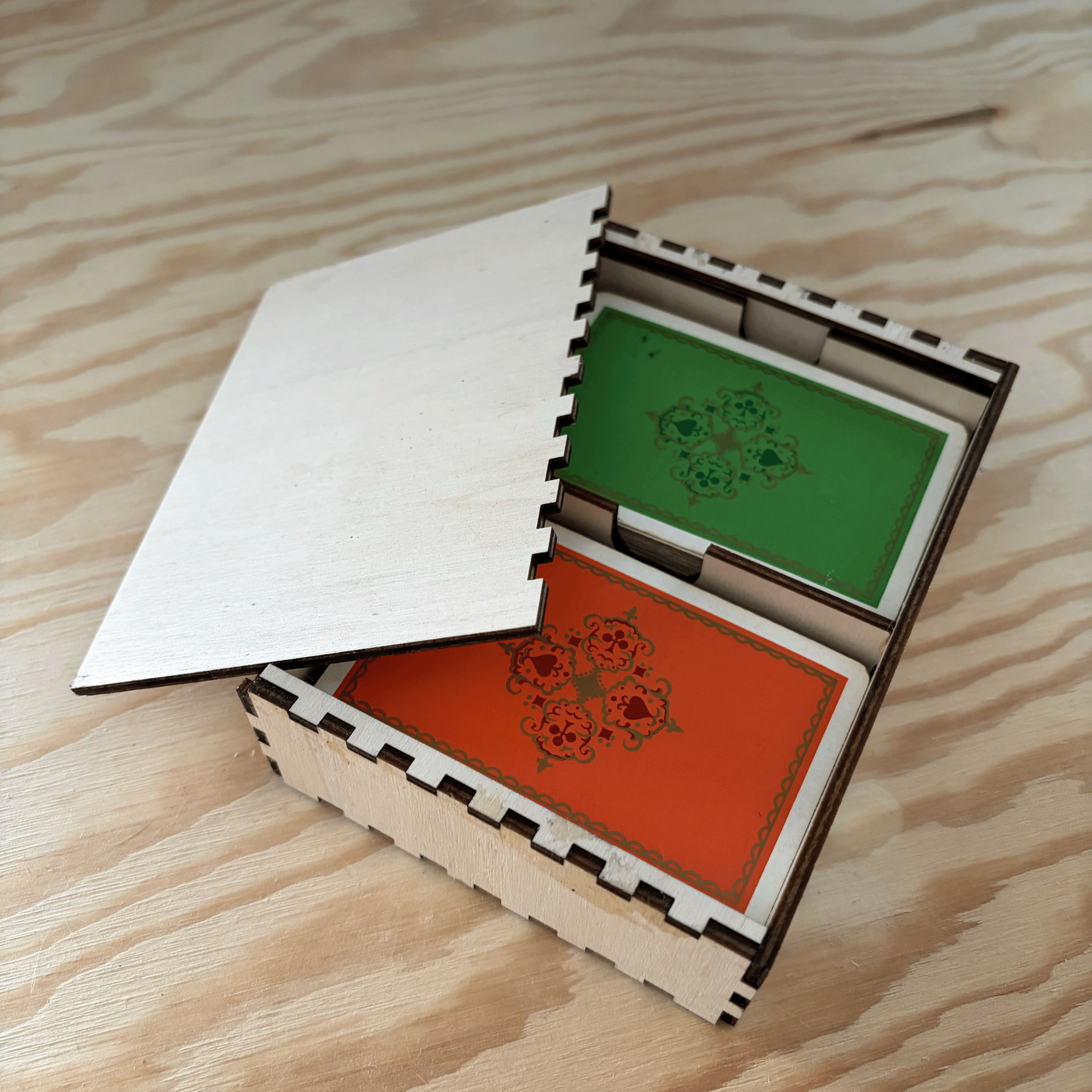 [Laser cut and engrave] Scatola portacarte
