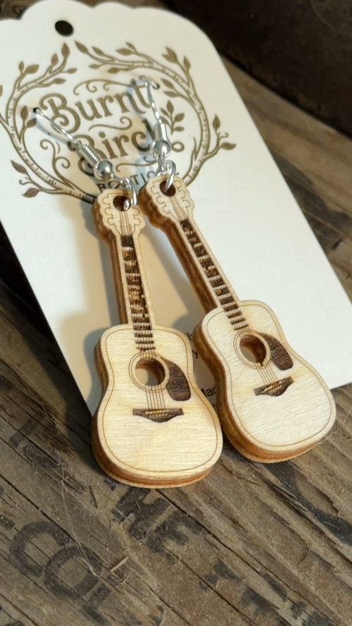 [Laser cut and engrave] Acoustic Guitar Dangle Earrings