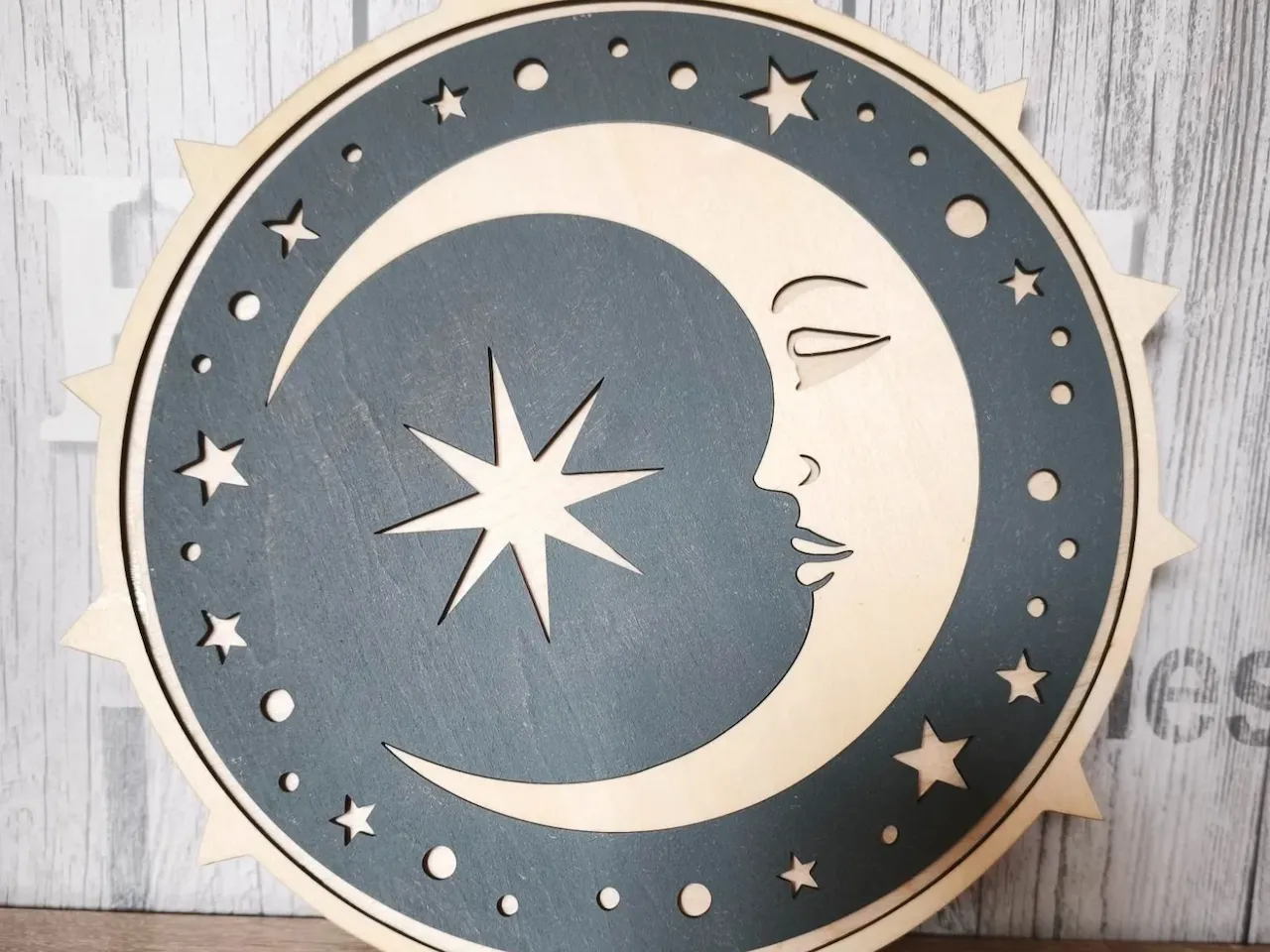 [Laser cut and engrave] Décoration murale ronde avec motif de lune et d'étoiles