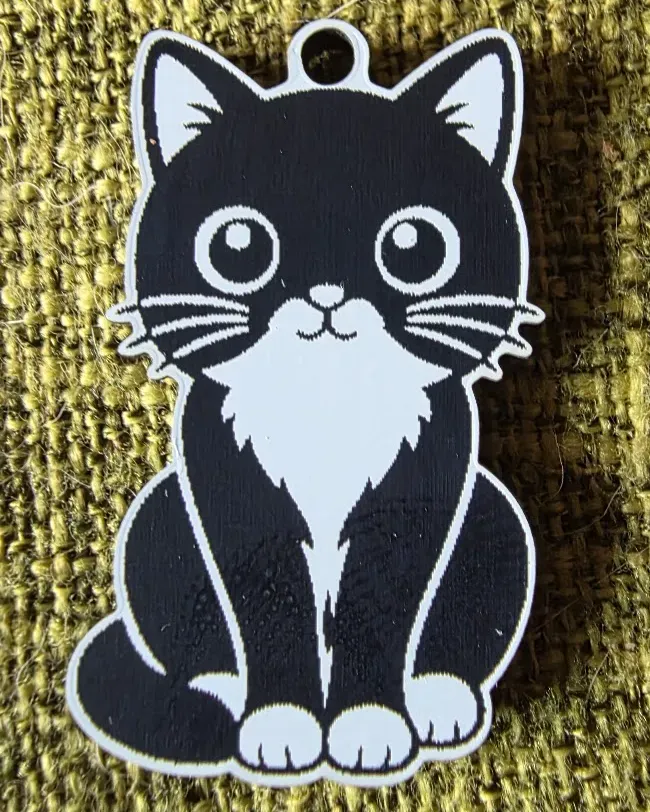 [Laser cut and engrave] Black and White Tuxedo Cat Keychain Charm