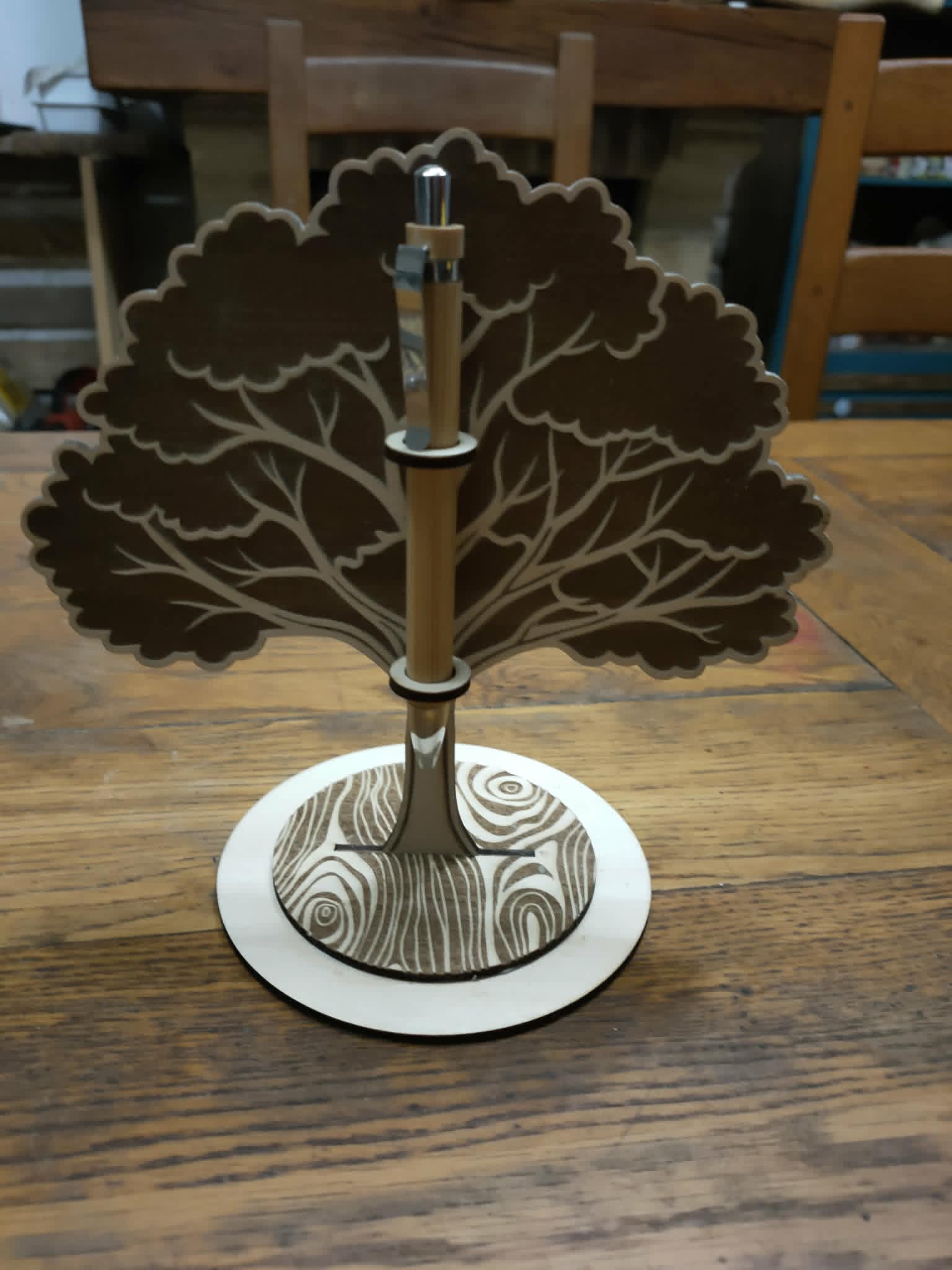[Laser cut and engrave] Porte-stylo en forme d'arbre avec stylo assorti