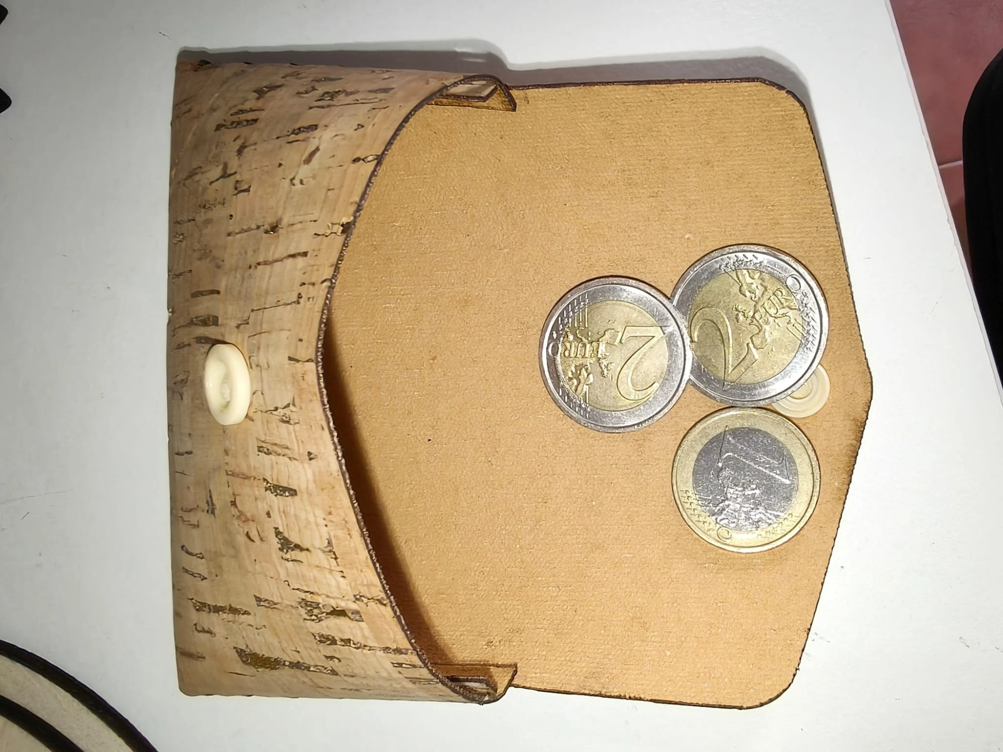 [Laser cut and engrave] Portamonete in sughero con scritta Love
