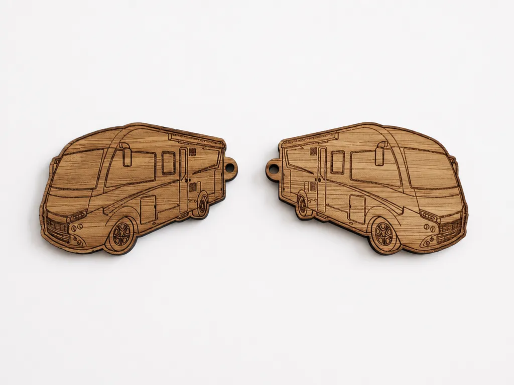 Wooden Motorhome Camper Keychain Itineo TC740