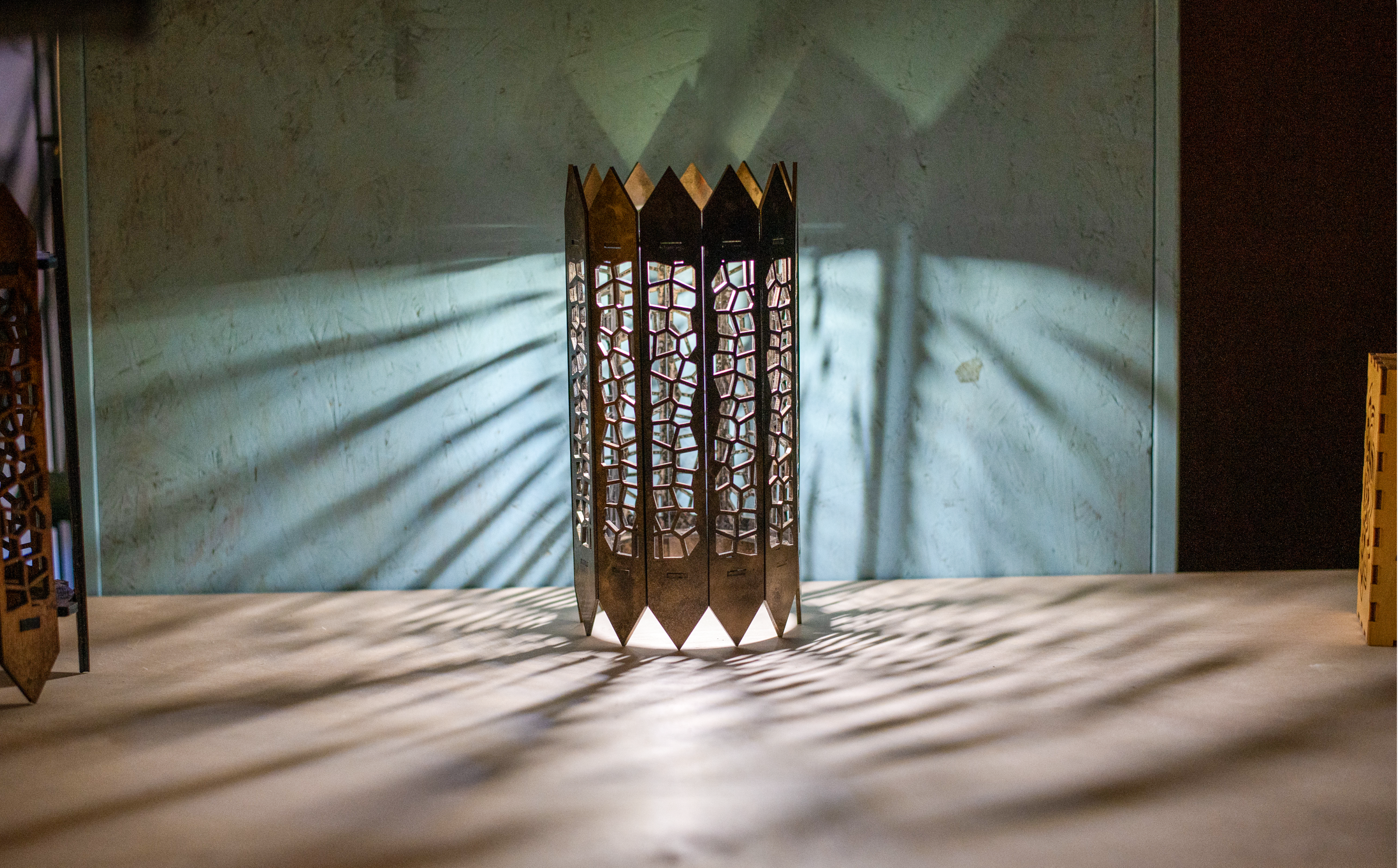 [Laser cut and engrave] Floral Patterned Wooden Table Lamp with Geometric Cutouts