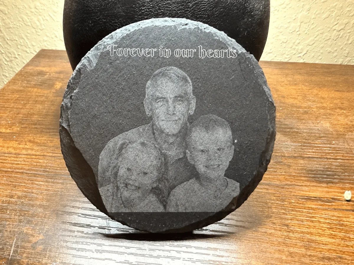 [Laser cut and engrave] Round Slate Memorial Plaque Featuring Family Portrait and Forever In Our Hearts Text