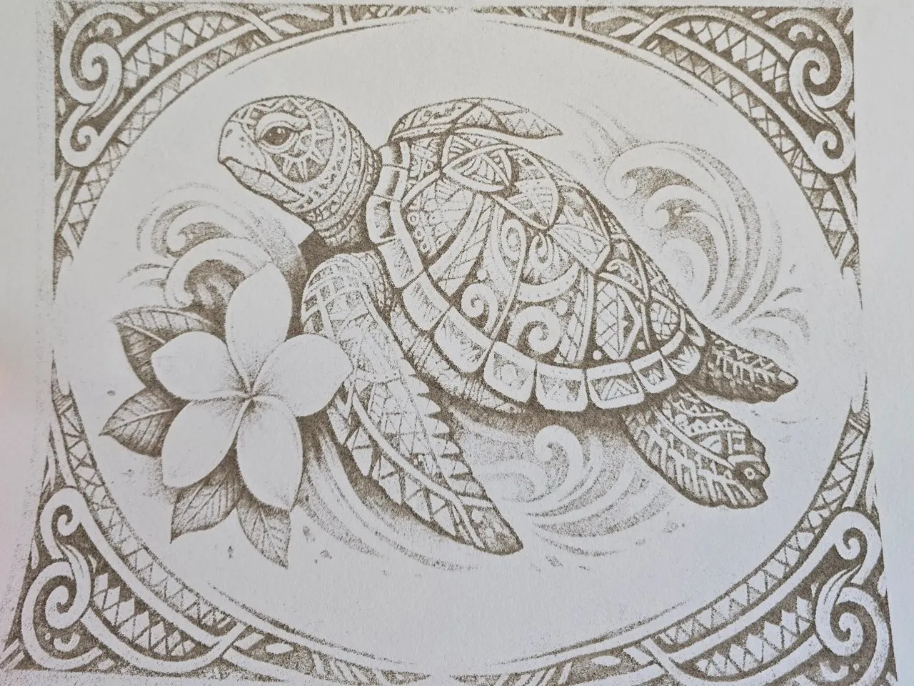 [Laser cut and engrave] Illustration de tortue marine avec fleur de frangipanier dans un cadre tribal