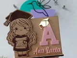 [Laser cut and engrave] Portalápices personalizado con temática de graduación para niños - Girl and boy - Spanish and English