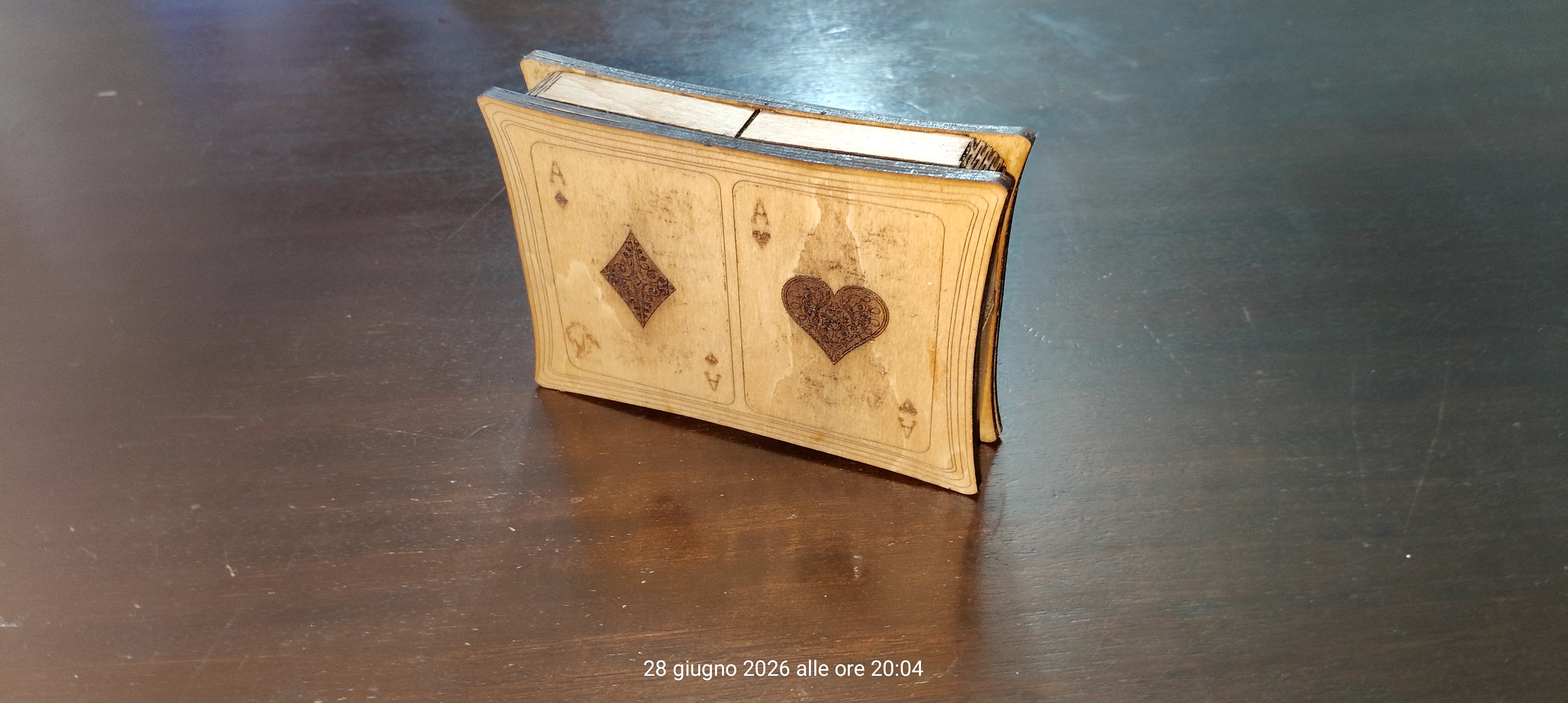 [Laser cut and engrave] Scatola in legno per due mazzi di carte da gioco