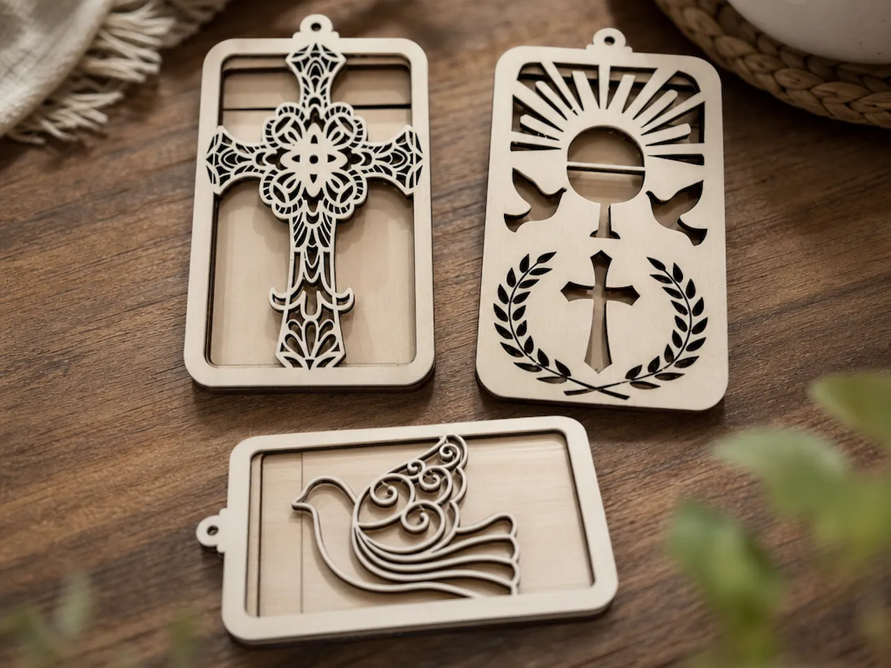 [Laser cut and engrave] Religious Cross and Dove Wooden Gift Card Holders