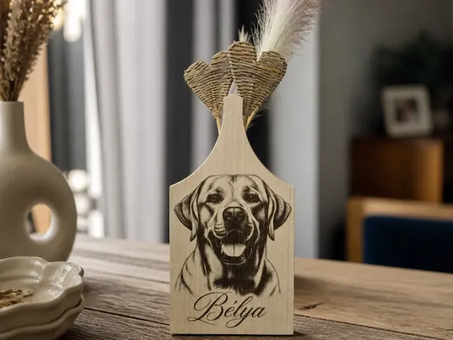 Planchette en bois avec portrait de chien personnalisé Bélya