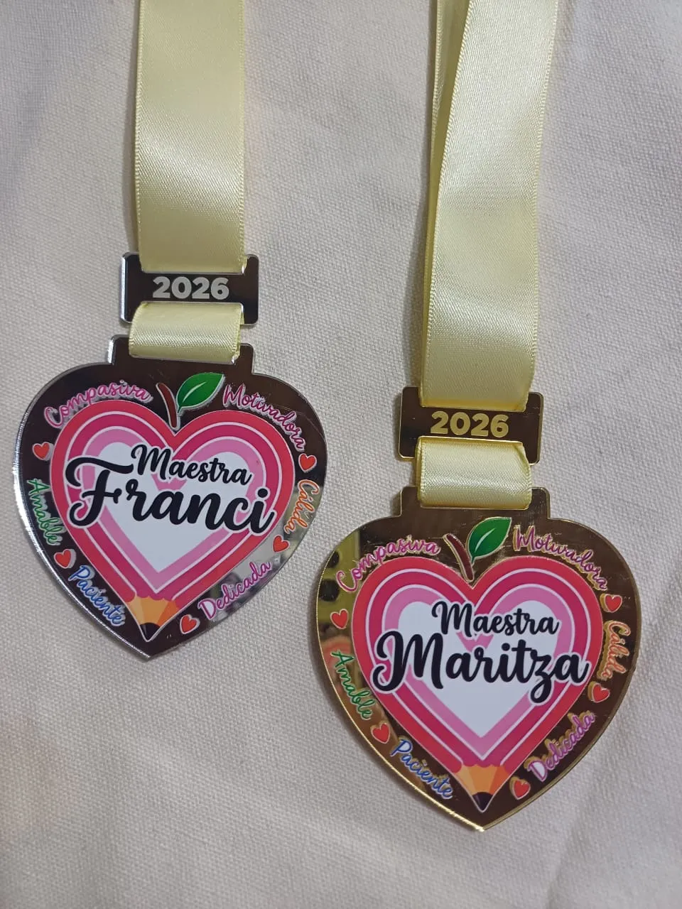 Heart-shaped medal for a teacher - heart medals -  UV dtf desing - English and spanish 3