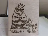 [Laser cut and engrave] illustration de poule au regard sévère avec citation humoristique