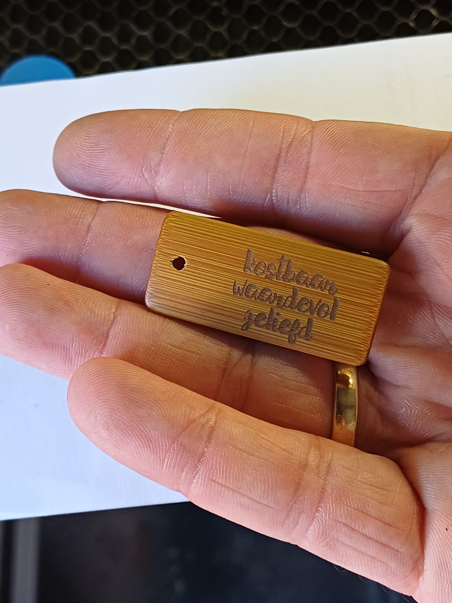 [Laser cut and engrave] Rectangular bamboo tag with Dutch text