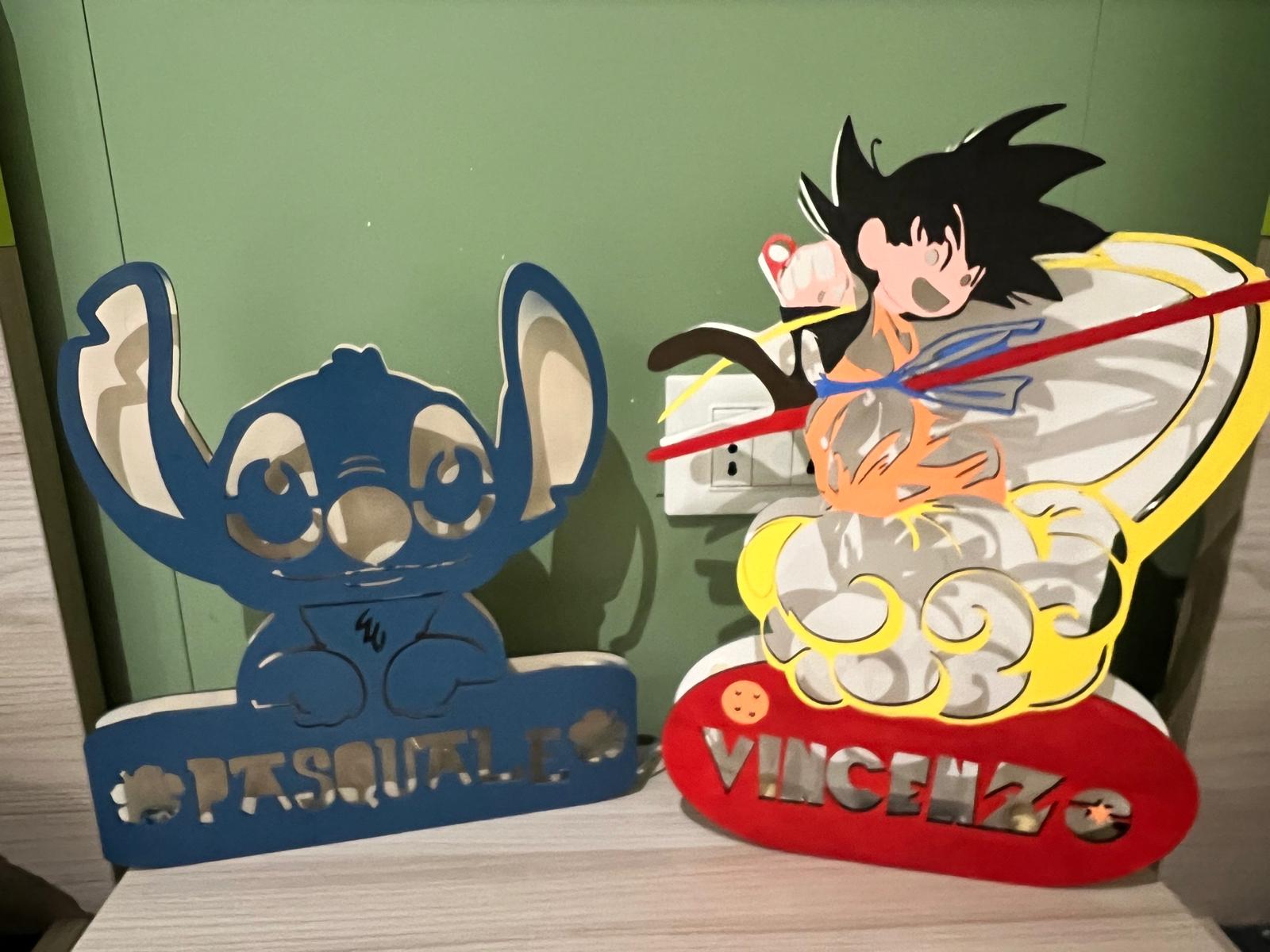 [Laser cut and engrave] Lampada da parete a LED con sagoma di Goku su nuvola Speedy