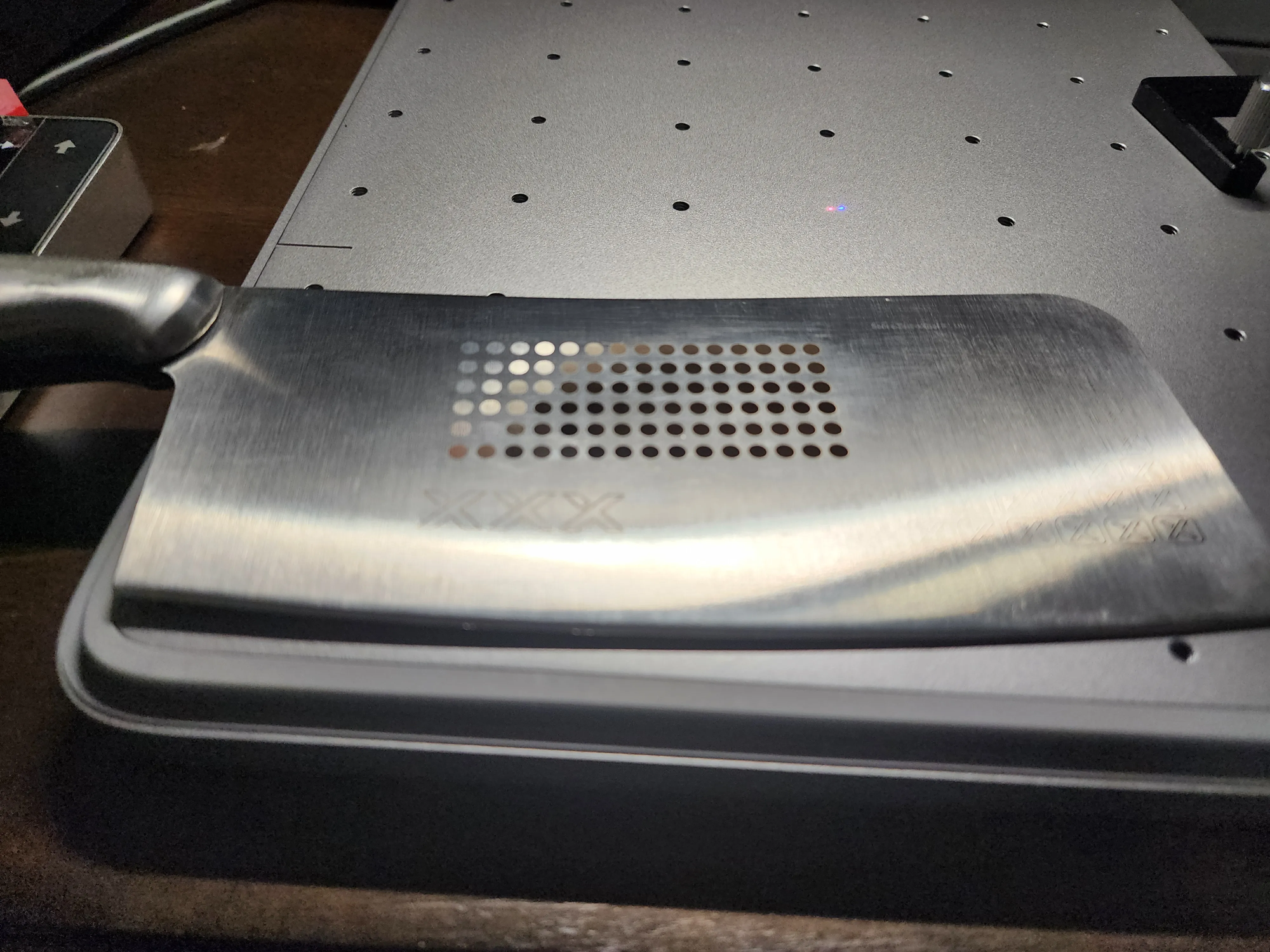 Stainless steel color test grid