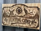 [Laser cut and engrave] Holzschild für Jagdhütte mit Hirsch und Wildgans Motiv