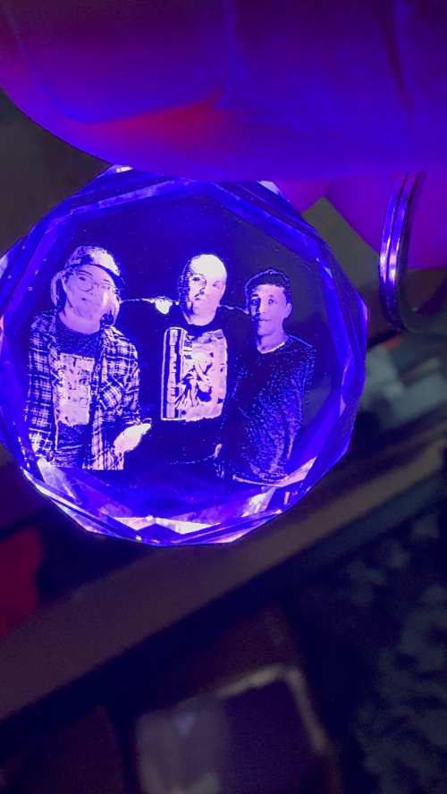 [Laser cut and engrave] Heart Shaped Crystal Pendant with Three Person Portrait