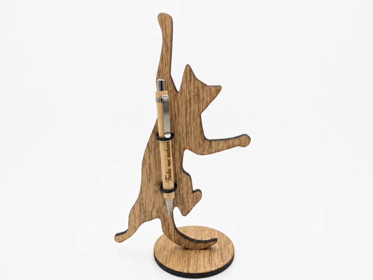 [Laser cut and engrave] Porte-stylo en bois en forme de chat