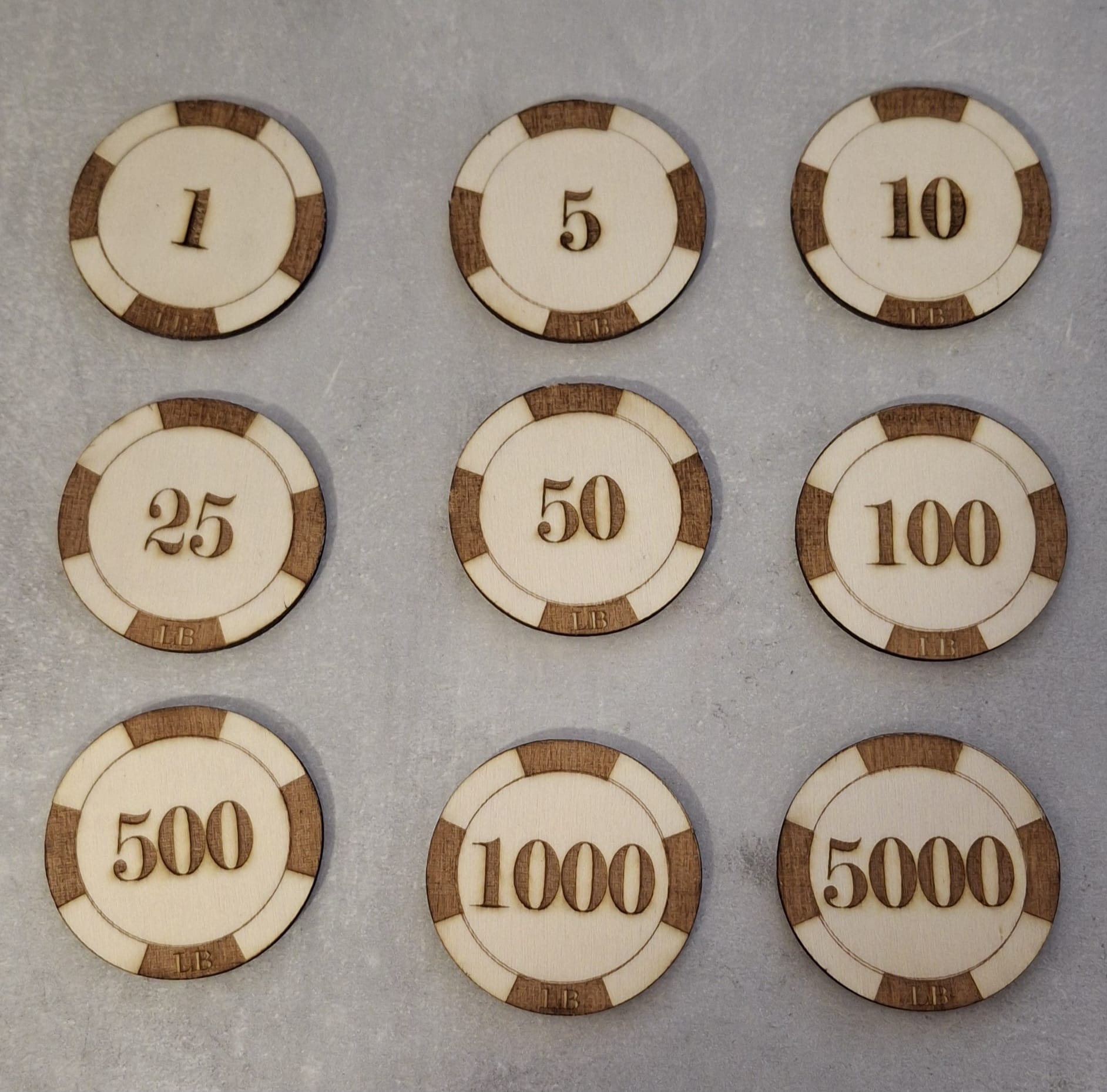 [Laser cut and engrave] Jetons de poids en bois avec marquage numérique
