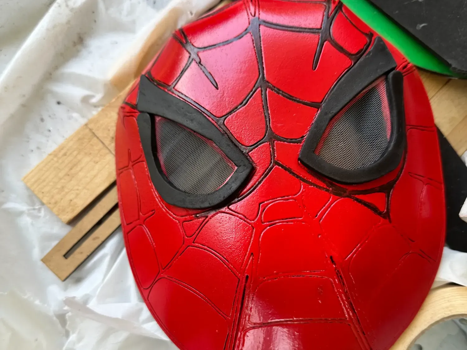 Red Spider-Man superhero cosplay mask
