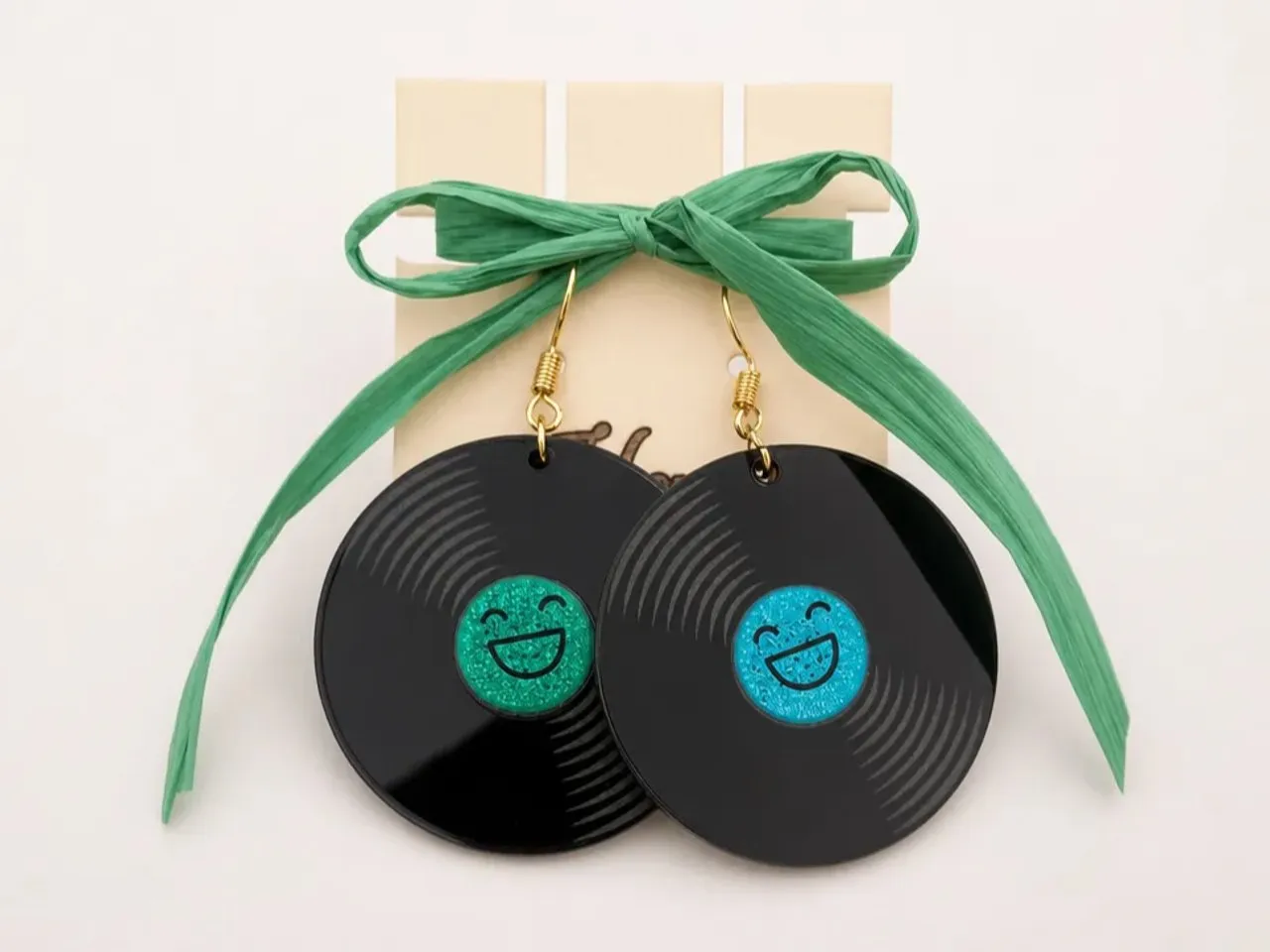 [Laser cut and engrave] Vinyl Record Dangle Earrings with Glitter Smiley Face Centers