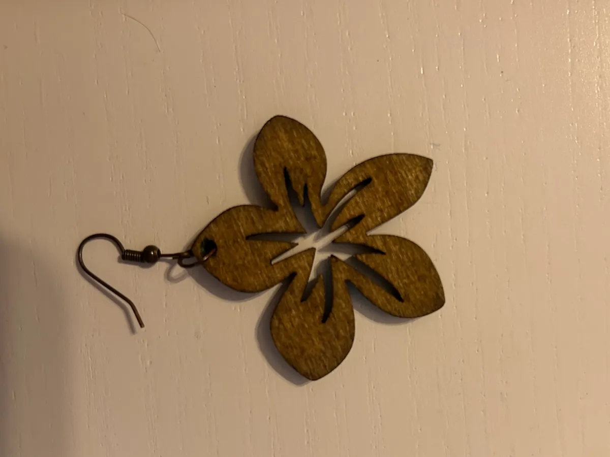 [Laser cut and engrave] Wooden Flower Shape Dangle Earring