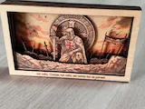 [Laser cut and engrave,Inkjet printing] Diorama in legno con cavaliere templare e medaglia di San Benedetto