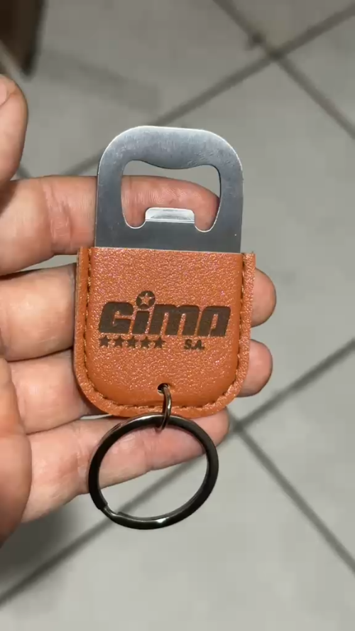 [Laser cut and engrave] Llavero destapador de cuero naranja con logo 3M