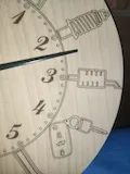 [Laser cut and engrave] Dřevěné nástěnné hodiny s motivem automobilových součástek a nářadí