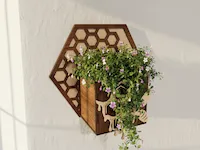 [Laser cut and engrave,Blade cut] An original wall planter in the shape of honeycombs with natural motifs, conveying the idea of ​​harmony, comfort, and love for nature.