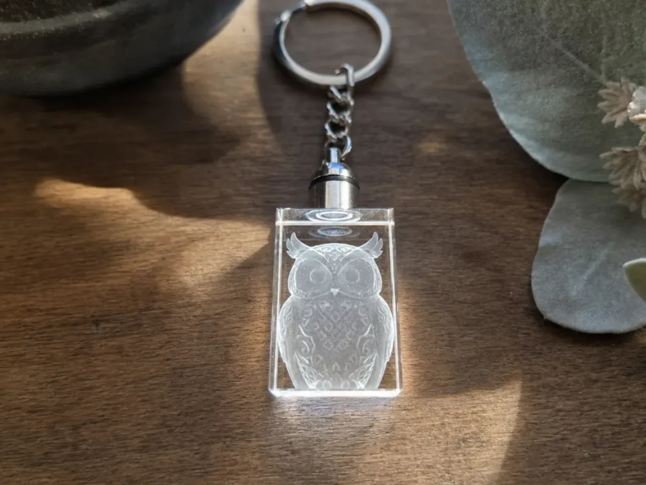 [Laser cut and engrave] Clear Crystal Keychain with Intricate Owl Motif