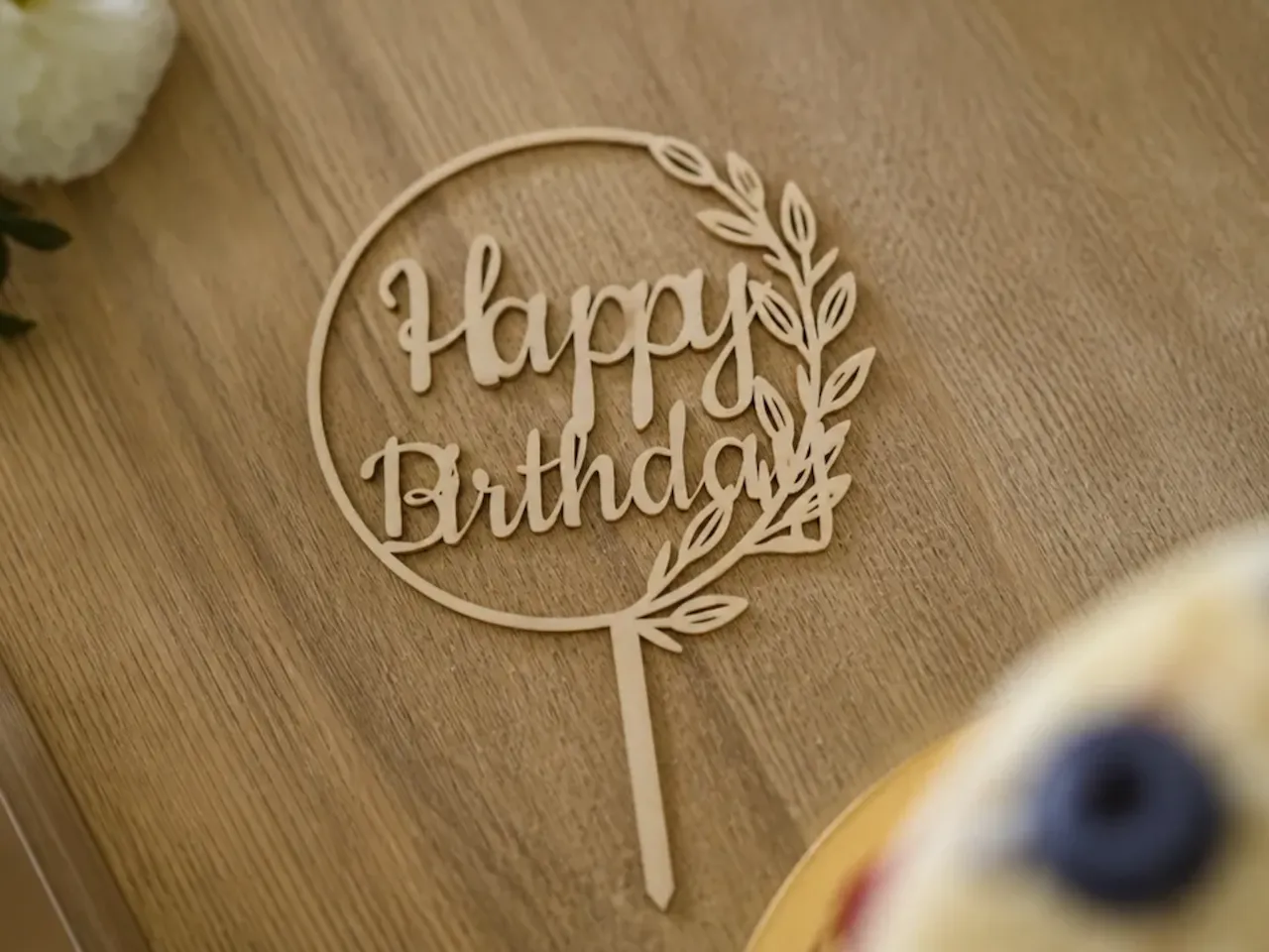 [Laser cut and engrave] Topper de gâteau Happy Birthday avec couronne de feuilles