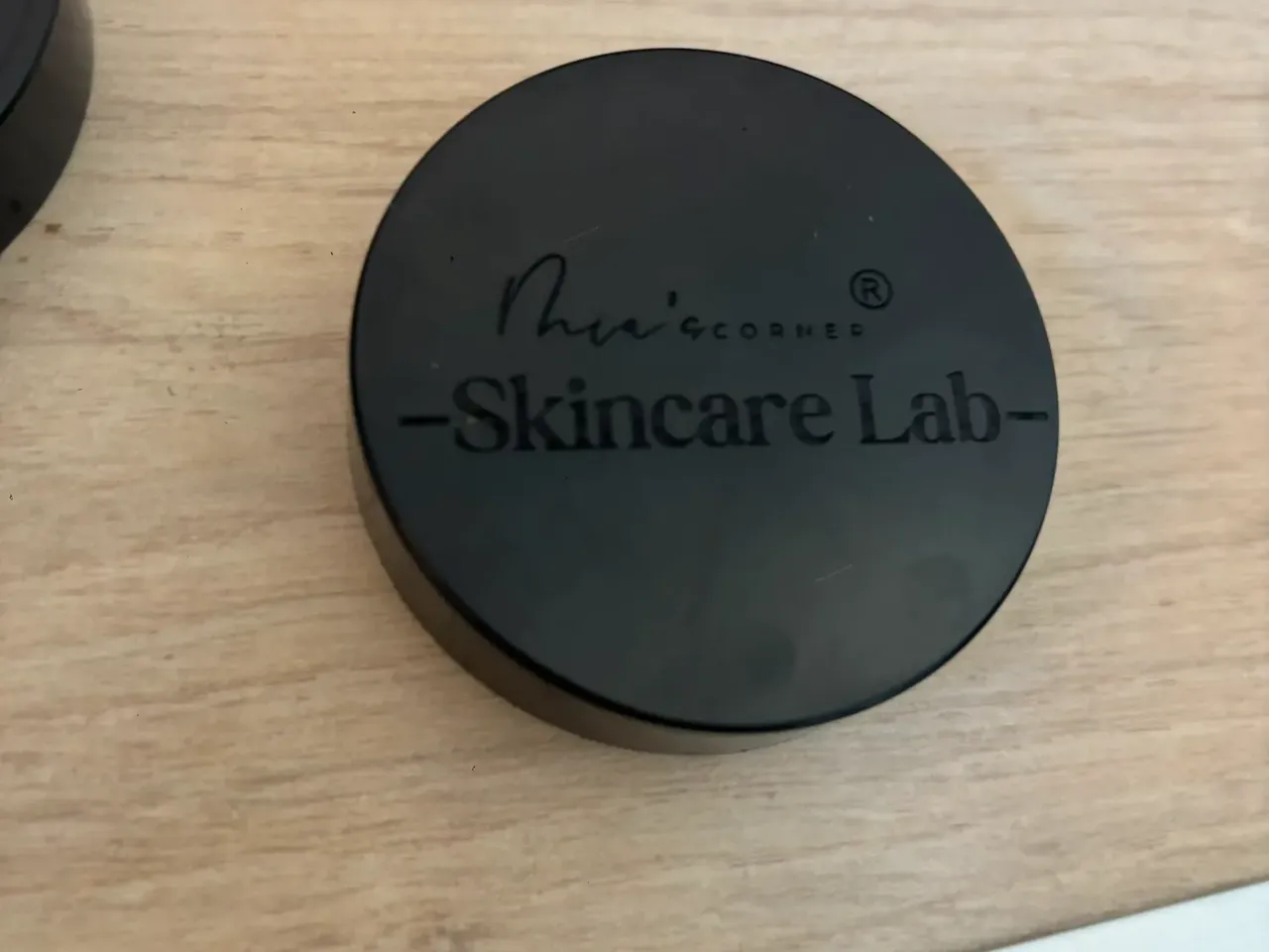 [Laser cut and engrave] Nia's Corner Skincare Lab Black Cosmetic Jar Lid