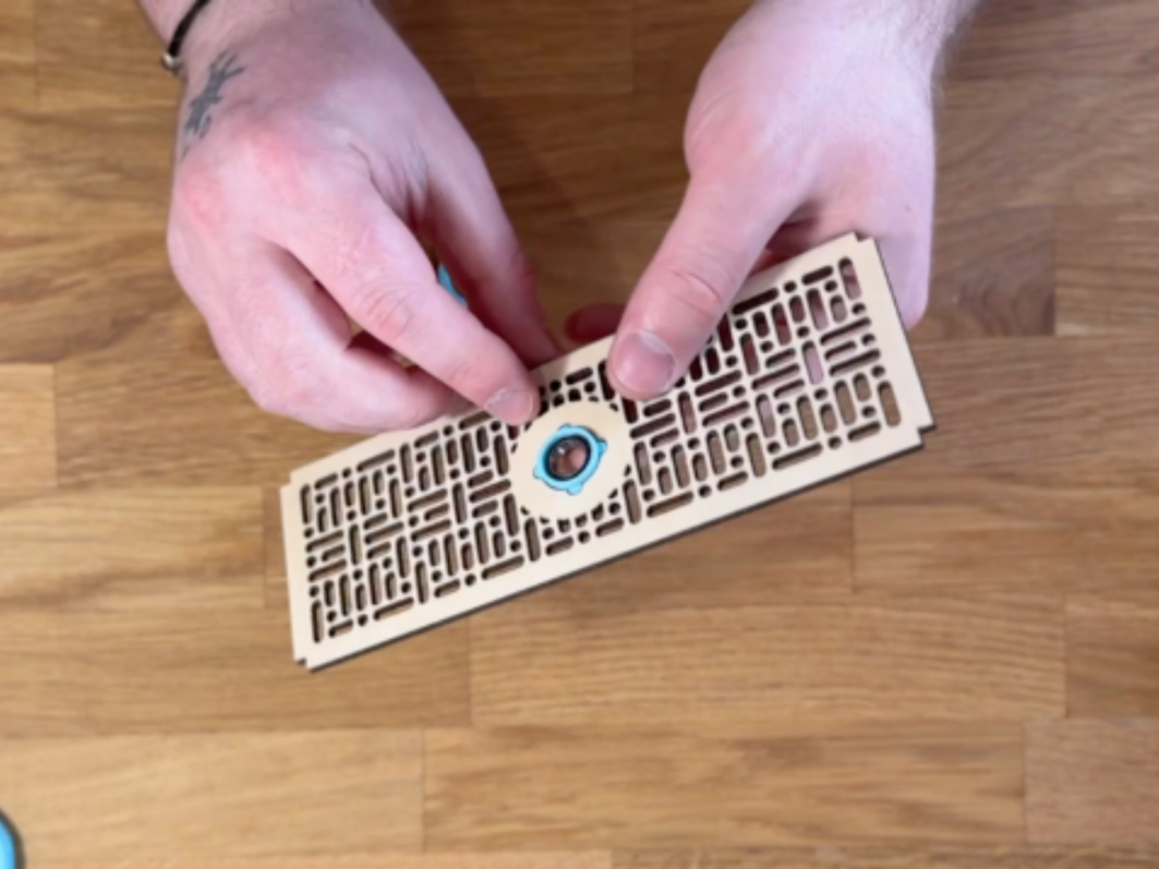 [Laser cut and engrave,Other] Logic-Based Arcade Game