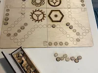 [Laser cut and engrave] Drewniana plansza do gry planszowej z pionkami