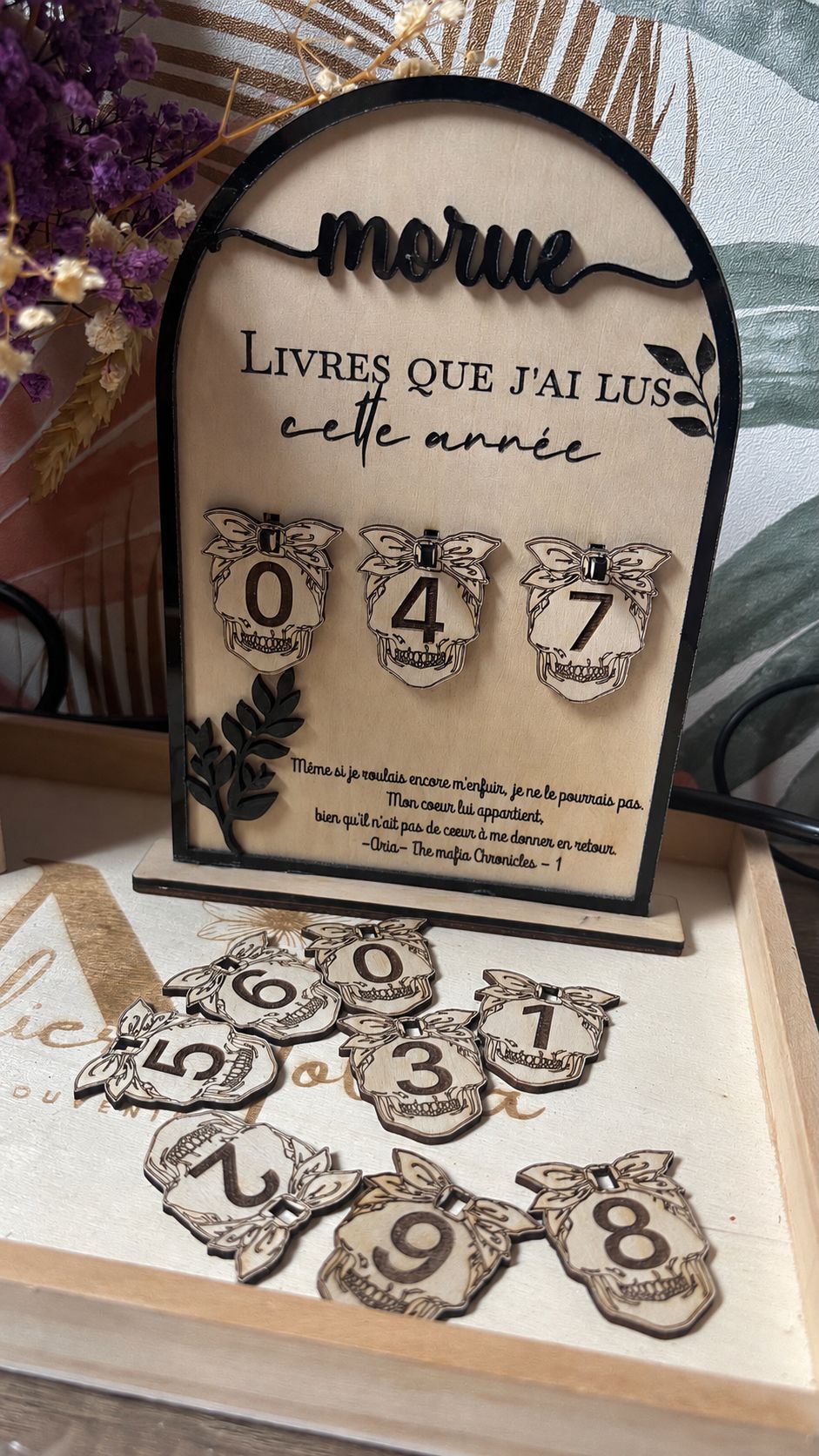 [Laser cut and engrave] Compteur de livres lus avec crânes décoratifs