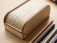 [Laser cut and engrave] Holz Stiftebox mit Rollverschluss für den Schreibtisch