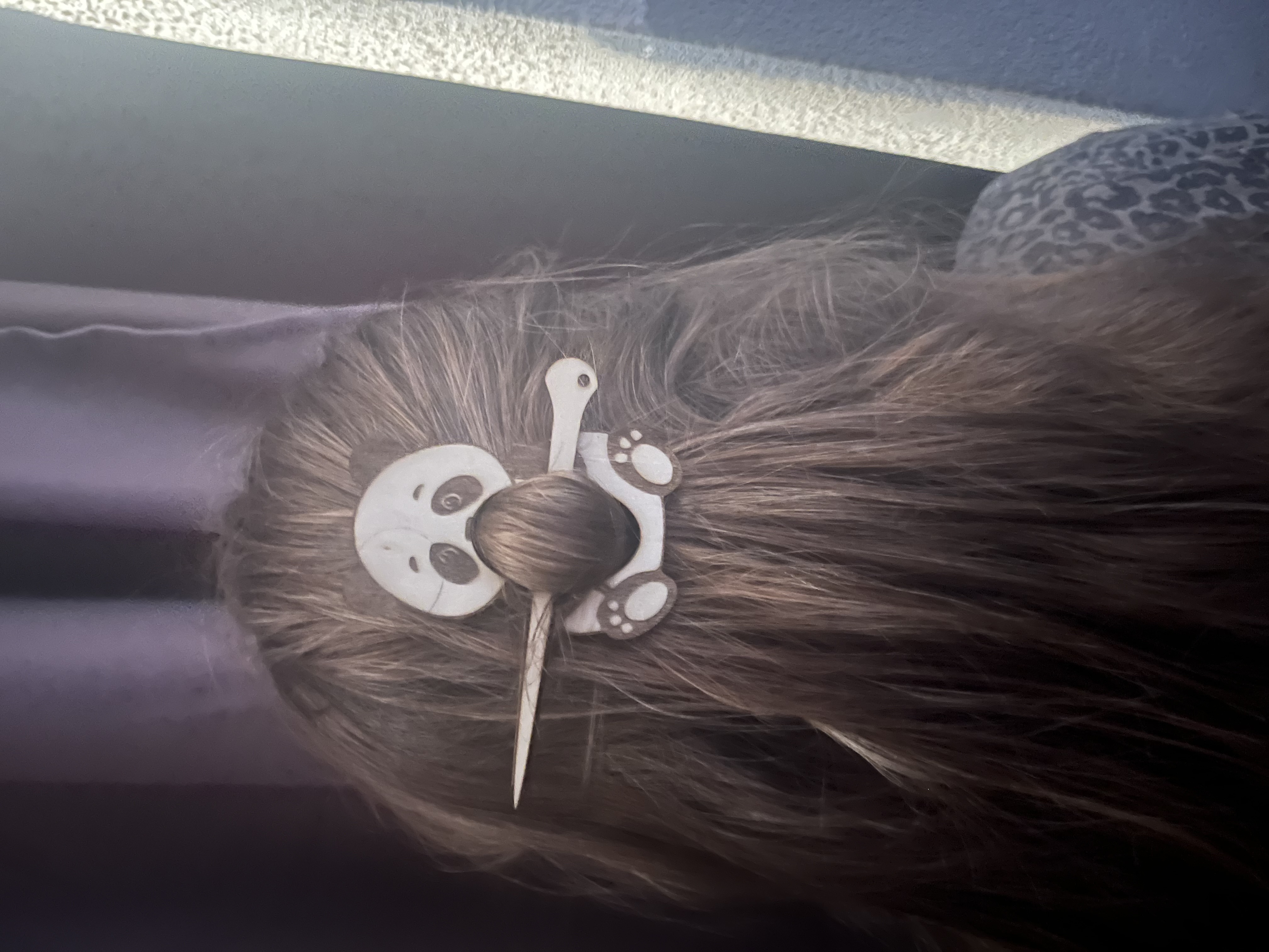 [Laser cut and engrave] Pince à cheveux en forme de panda avec bâtonnet