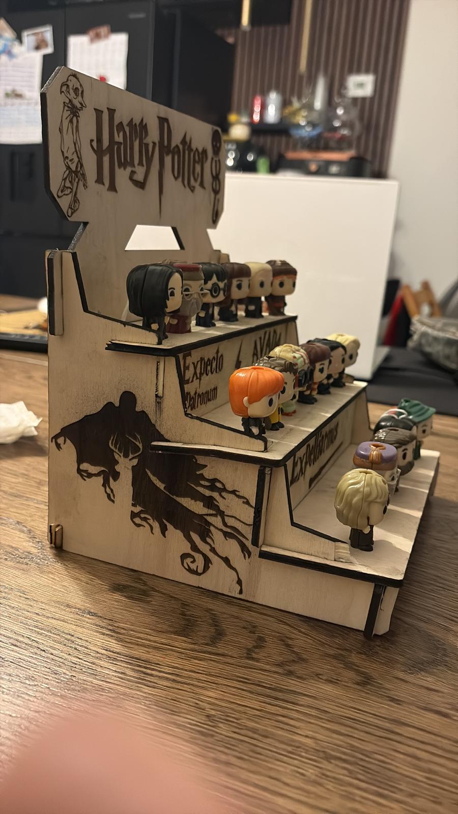 [Laser cut and engrave] Espositore in legno per personaggi Harry Potter