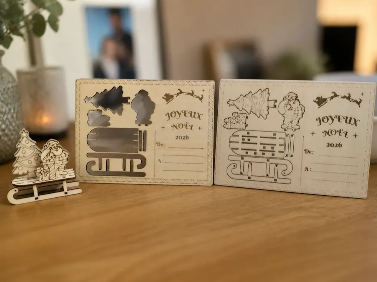 [Laser cut and engrave] Carte postale Joyeux Noël 2026 avec figurines de traîneau et père Noël