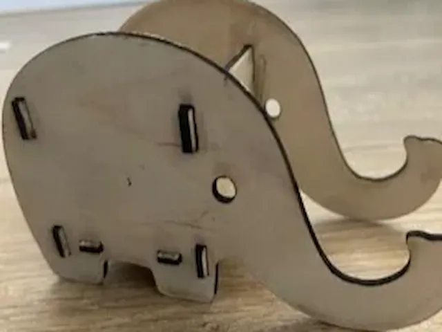 Elephant pen holder