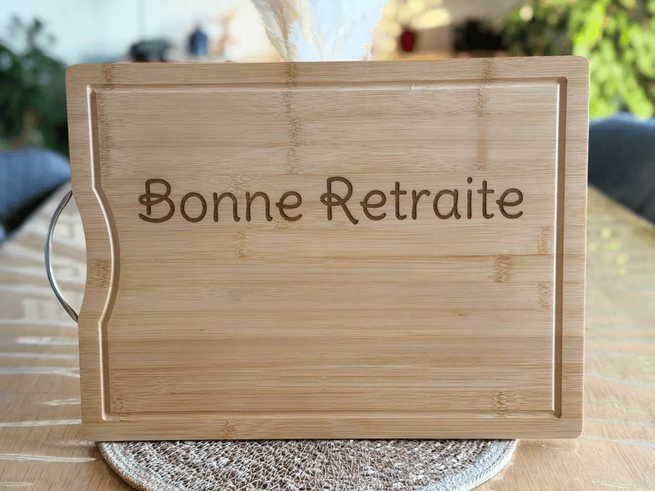 [Laser cut and engrave] Planche à découper en bambou avec inscription Bonne Retraite