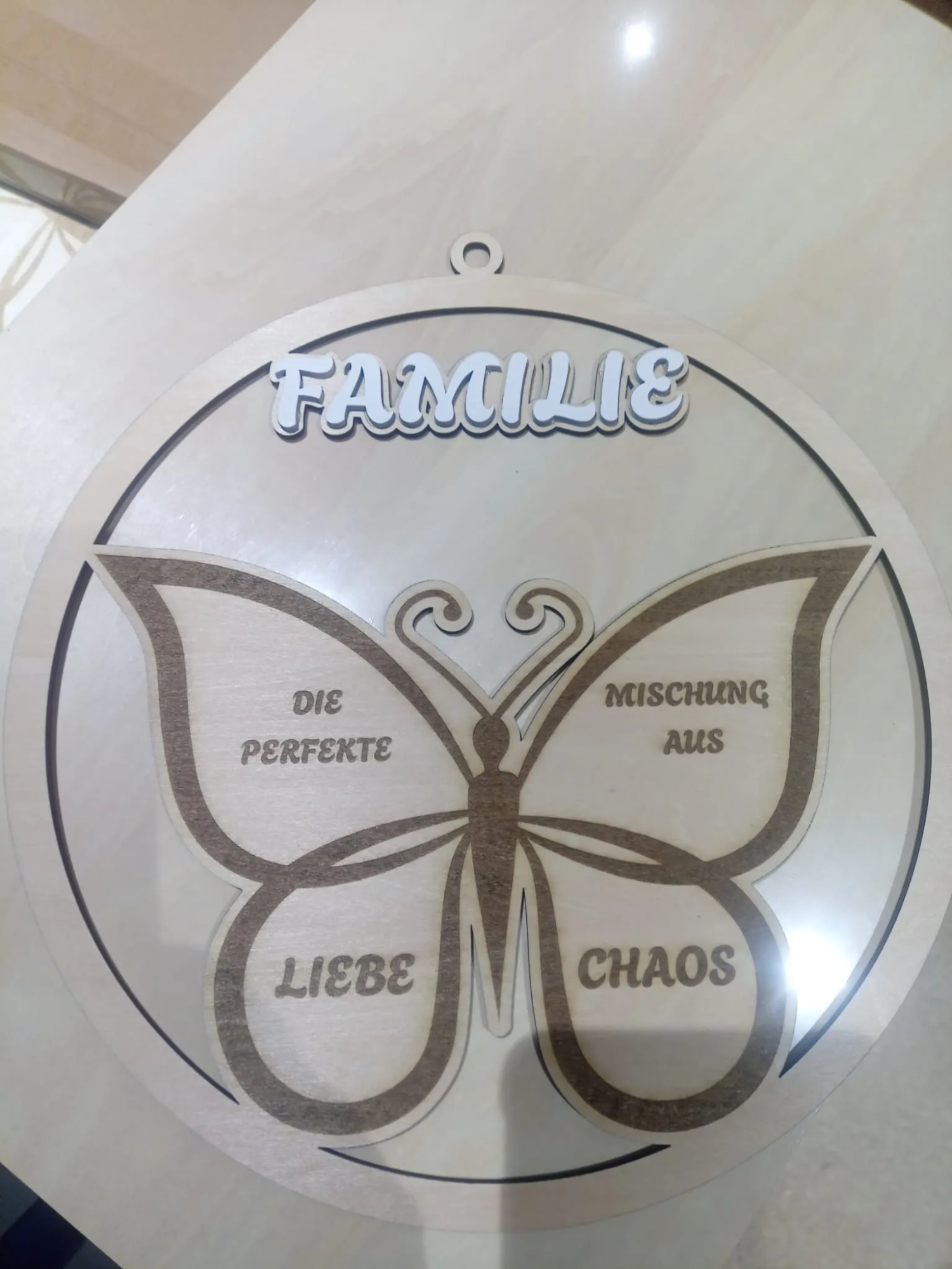 [Laser cut and engrave] Wandschmuck Schmetterling mit Schriftzug Die perfekte Mischung aus Liebe und Chaos